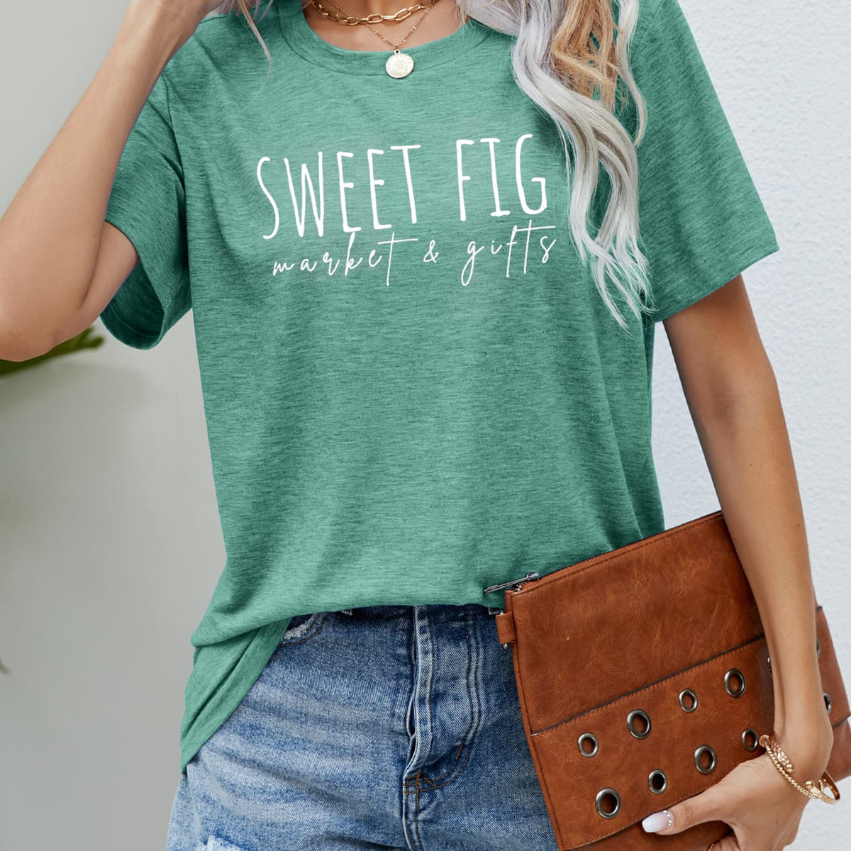 SWEET FIG MARKET & GIFTS Graphic Tee Gum Leaf