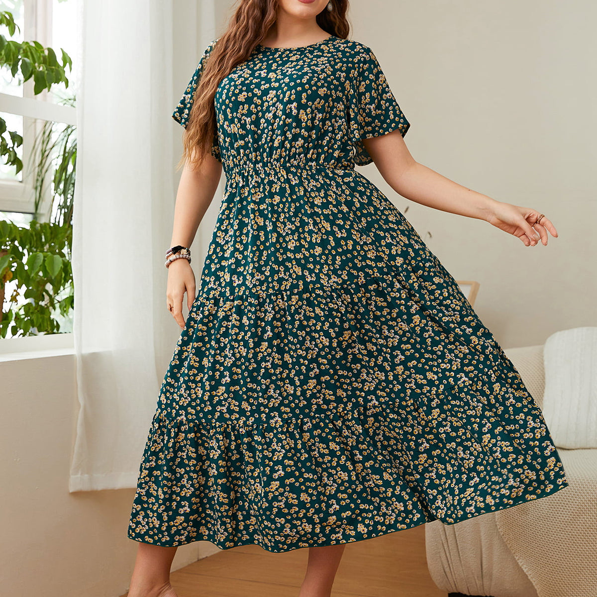 Plus Size Floral Round Neck Short Sleeve Midi Dress